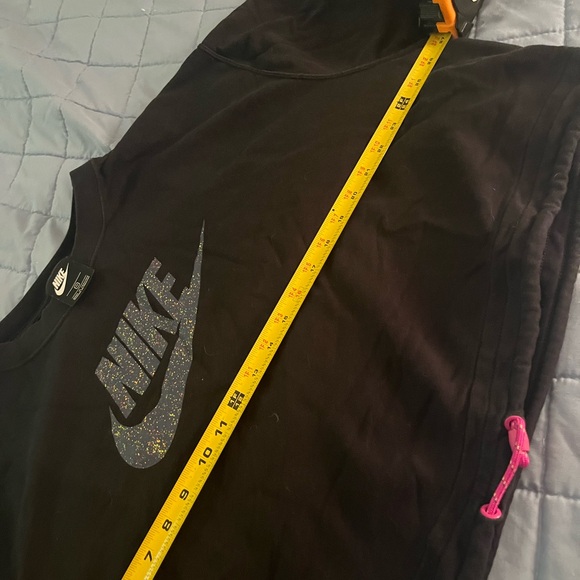 Nike oversized short sleeve women’s sweatshirt.  Womens 3XL - Picture 3 of 5